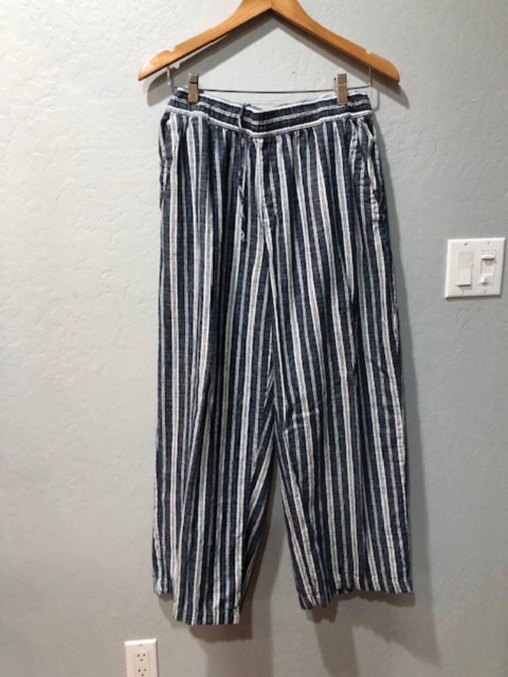 blue white stripe pants